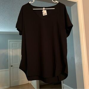 NWT Zenana Women’s Black V-Neck Short Sleeve Flowy Blouse Size Large